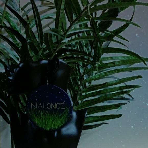 "The Lion Queen" Earrings - Picture 2 of 8